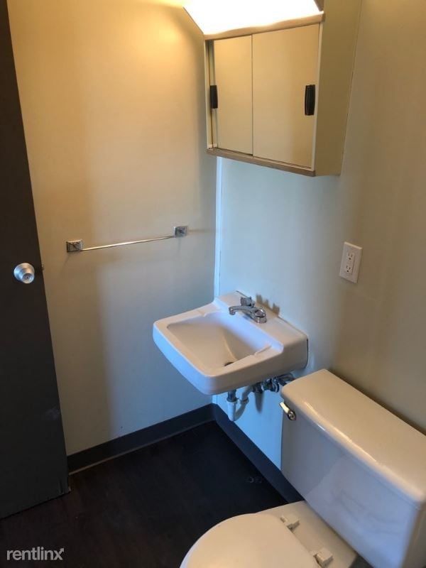 Building Photo - 2727 Lancashire Rd