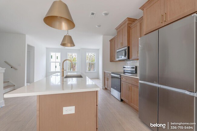 Building Photo - 2120 Opulent Oaks Ln