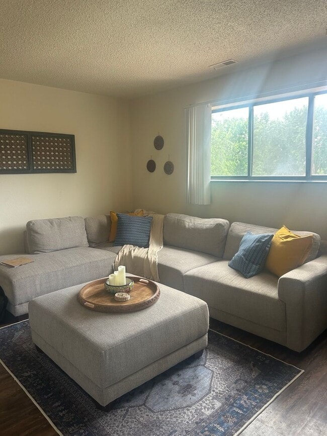 Primary Photo - Great one bedroom on lower level!