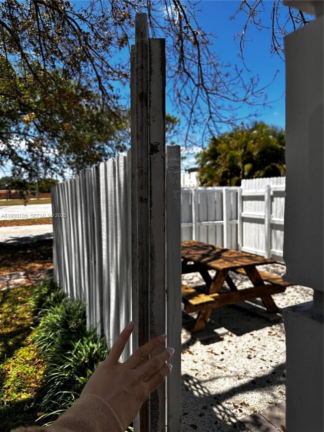 Building Photo - 1723 Shenandoah St