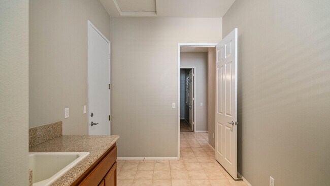 Building Photo - 49142 Barrymore St