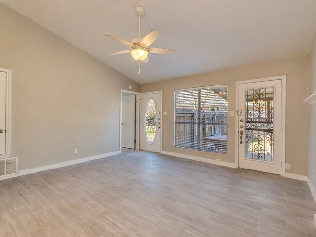 Building Photo - 9101 Japonica Ct