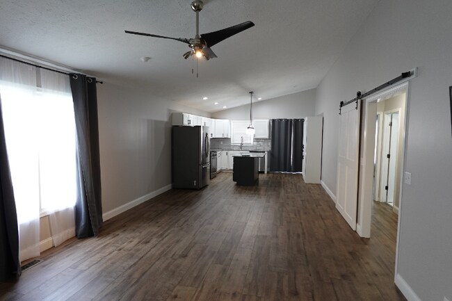 Building Photo - 2211 W Jubilee Ln