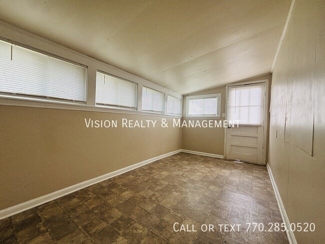 Building Photo - 240 Clem Lowell Rd