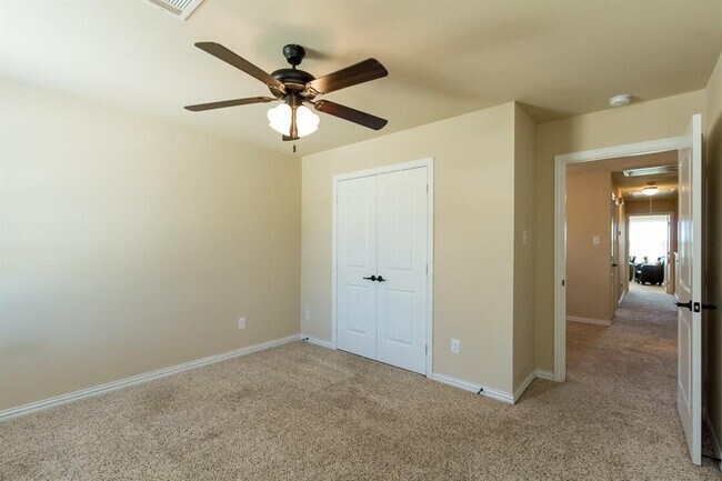 Building Photo - 1208 Bayfield Dr