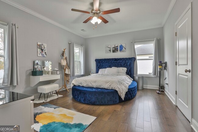 Building Photo - 405 Lakeview Way