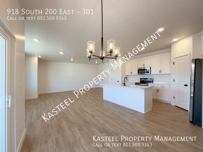 Building Photo - 918 S 200 E