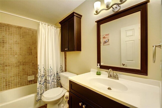 Building Photo - 8203 Beaver Brook Ln