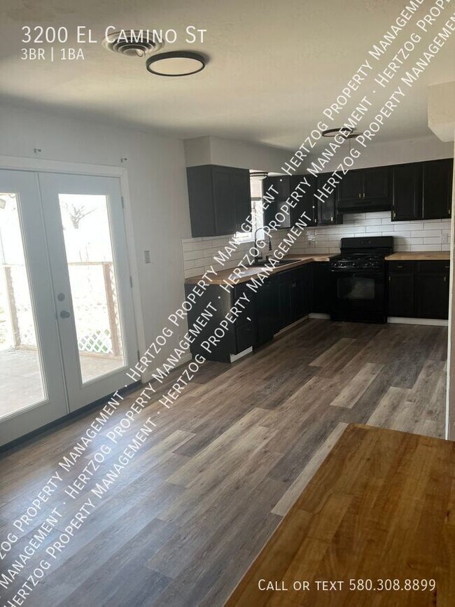 Building Photo - 3200 El Camino St