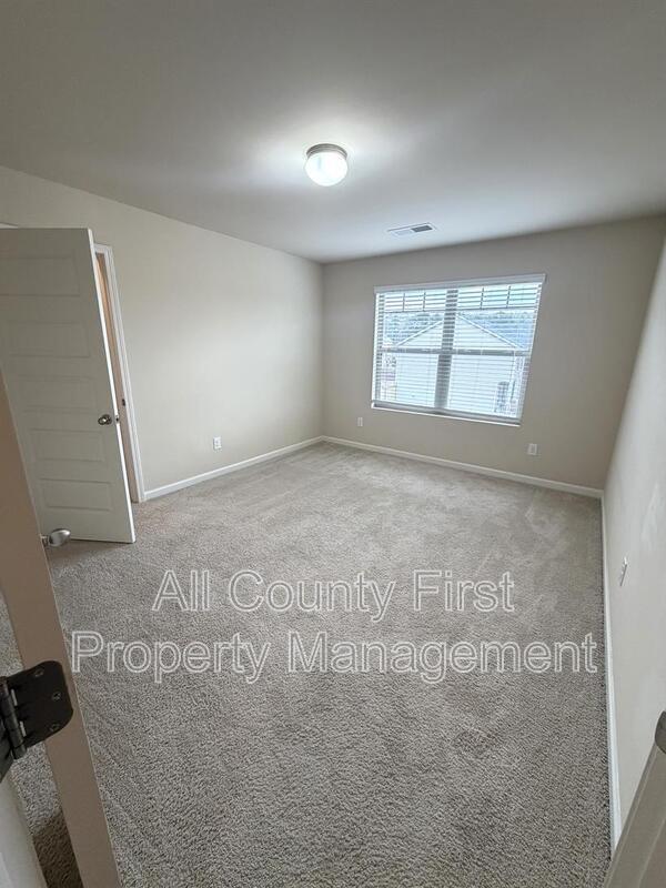 Building Photo - 3263 Highgrove Ln