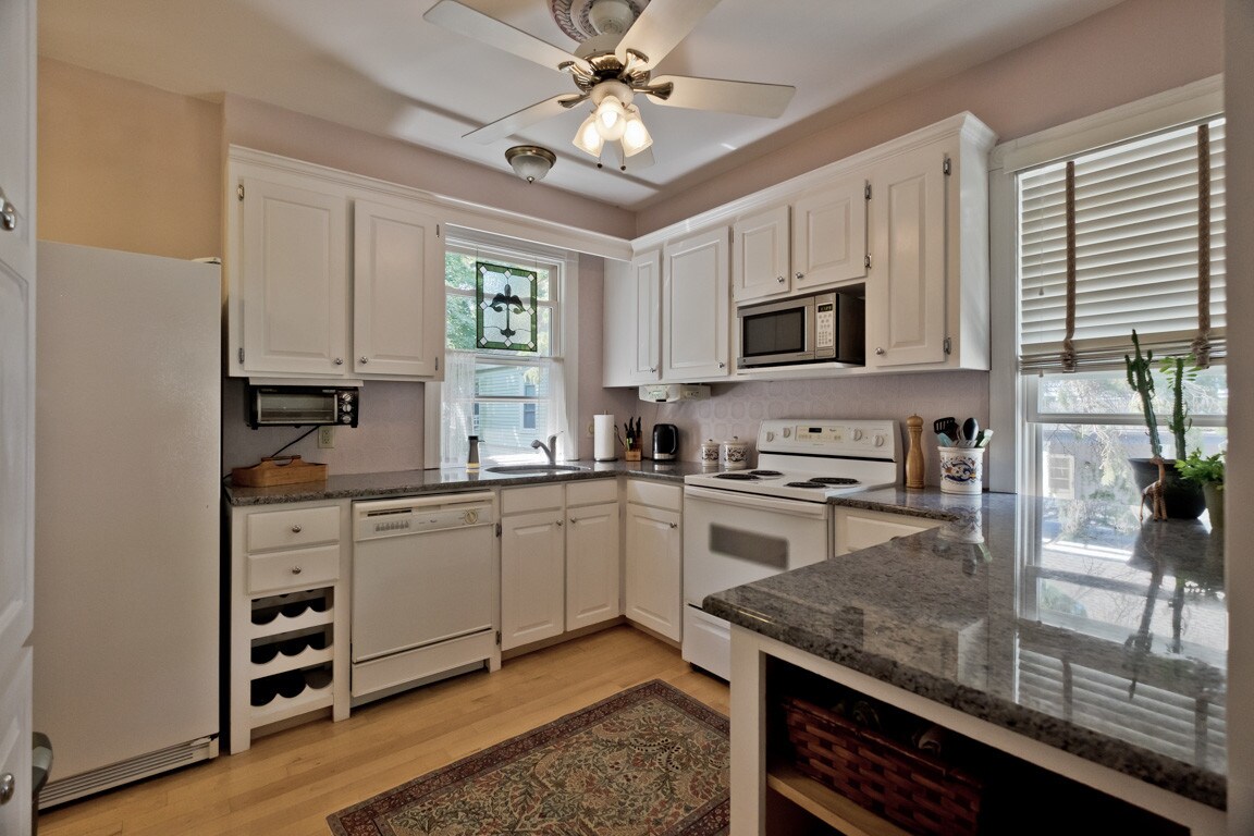 Kitchen - 34 Pleasant Ave