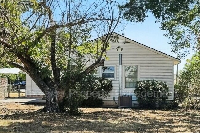 Building Photo - 1409 Oliver St