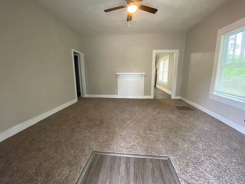 Building Photo - 1000 3rd Ave