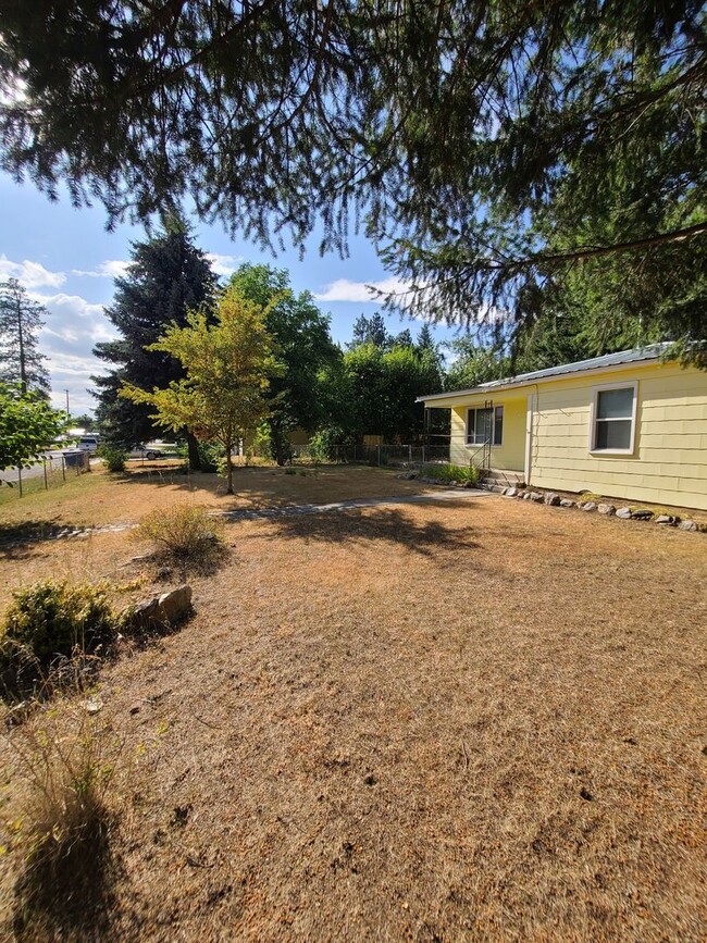 Building Photo - 11TH AVENUE HOUSE (P#297)