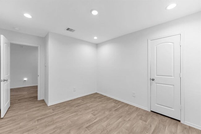 Building Photo - 20818 Marigold Meadows St