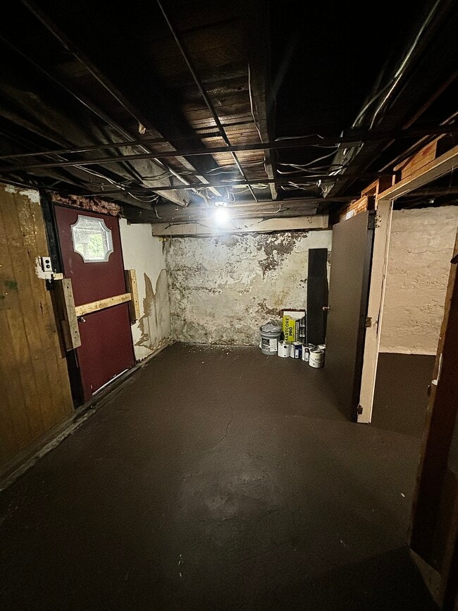 Building Photo - 84 N Berne St