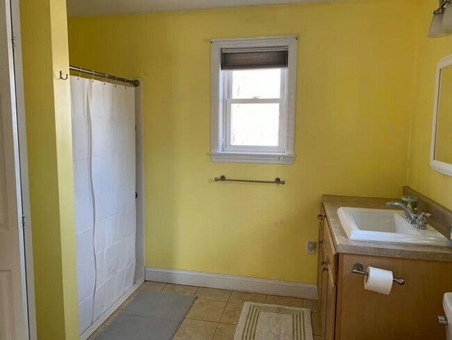 Building Photo - 22 Cedar St