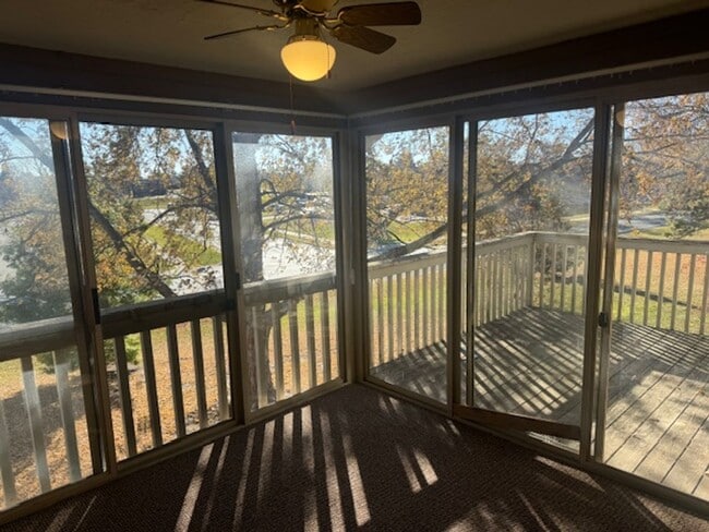 Building Photo - Beautifully Updated 3 Bed, 2 Bath, 2 Car Garage End Unit Townhome with Vaulted Ceilings