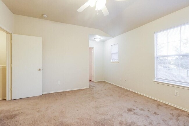 Building Photo - 20150 Deerbrook Park Blvd
