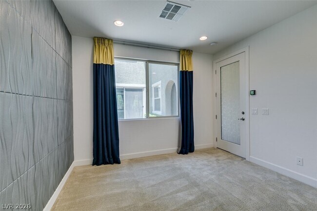 Building Photo - 1027 Whitworth Ave
