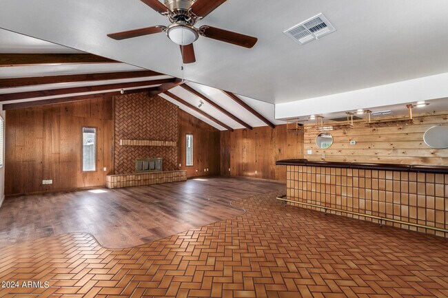 Building Photo - 3827 W Meadow Dr