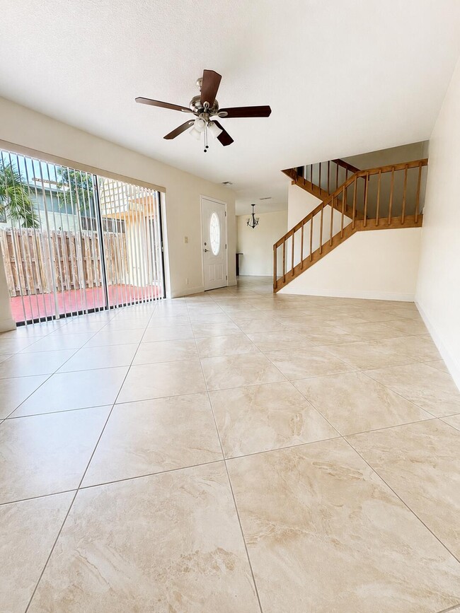 Building Photo - 168 Lake Arbor Dr