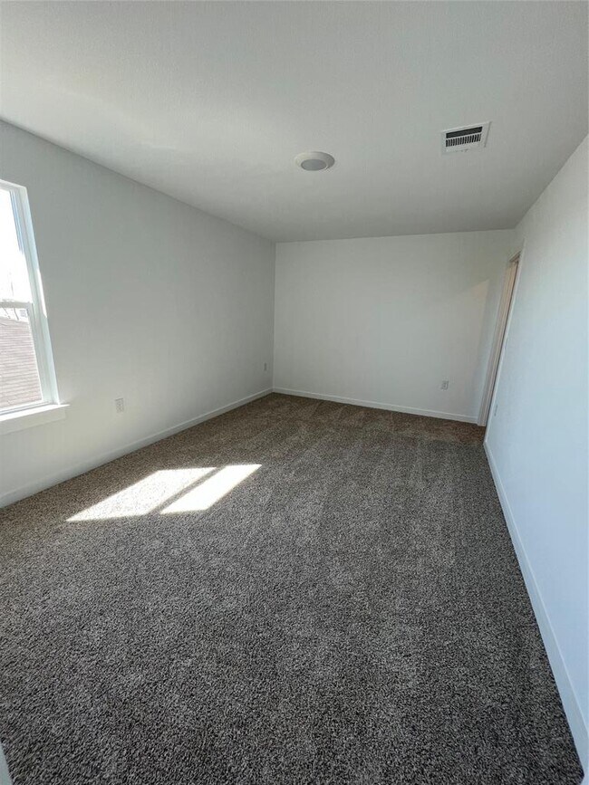 Building Photo - 13820 Lubeck Dr