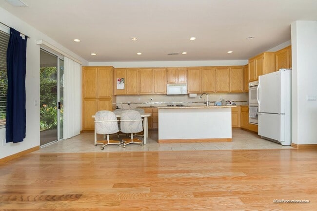 Building Photo - 575 Chesterfield Cir