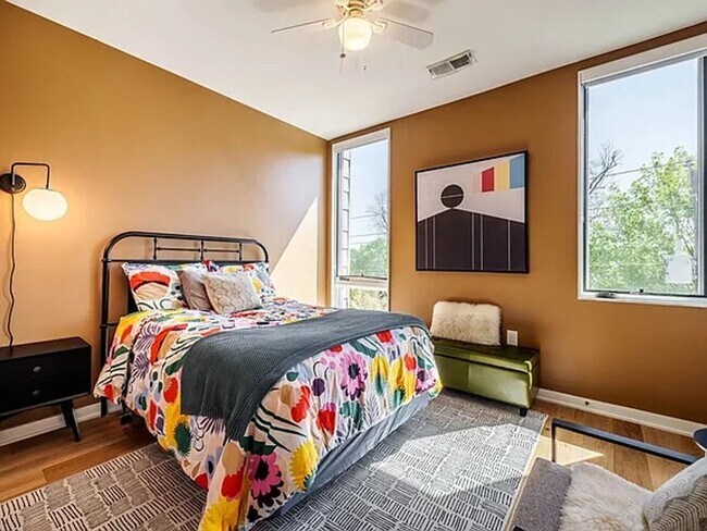 Building Photo - Premier 2BD, 2.5BA Downtown Raleigh Townho...