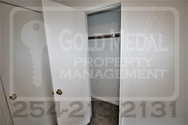 Building Photo - 1710 Aztec Trce