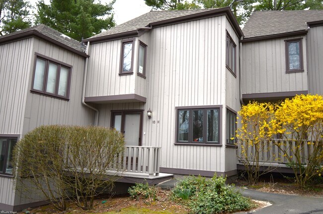 Building Photo - 10 Talcott Ridge Rd