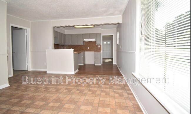 Building Photo - 1033 Minor Dr