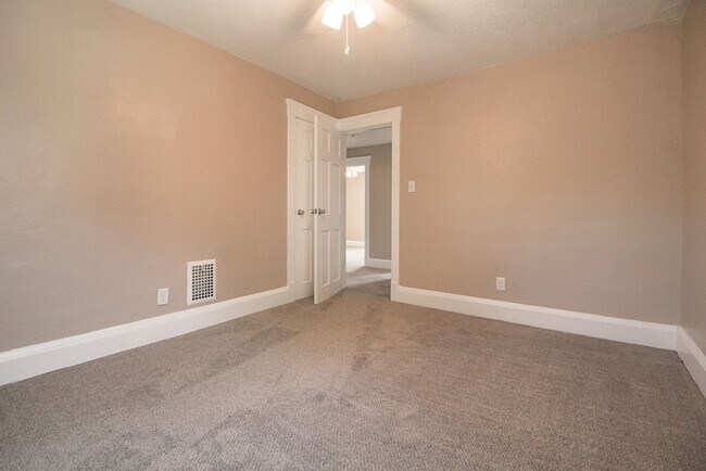 Building Photo - Must See!! Renovated Spacious Single Family House!
