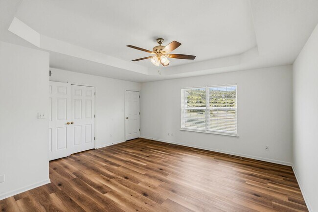 Building Photo - 1725-1727-1727 Louise Cir