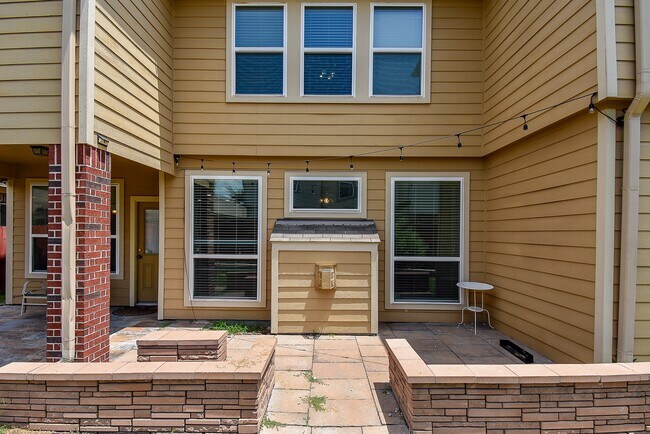 Building Photo - 20810 Fair Walnut Way
