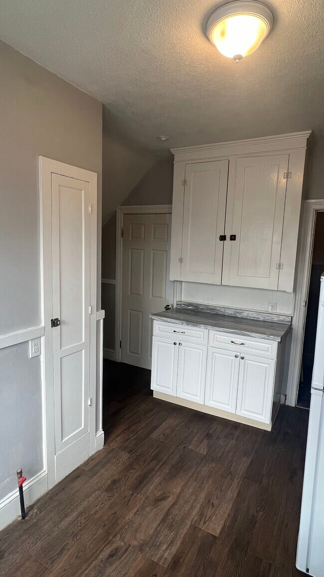 Kitchen Left Side - 109 Dean St