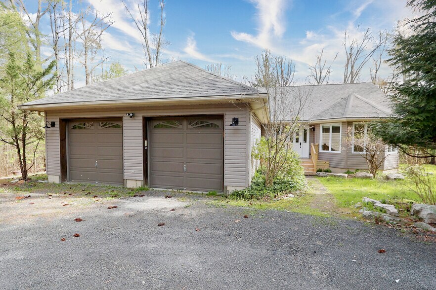 Building Photo - 63 Lawrence Hill Rd