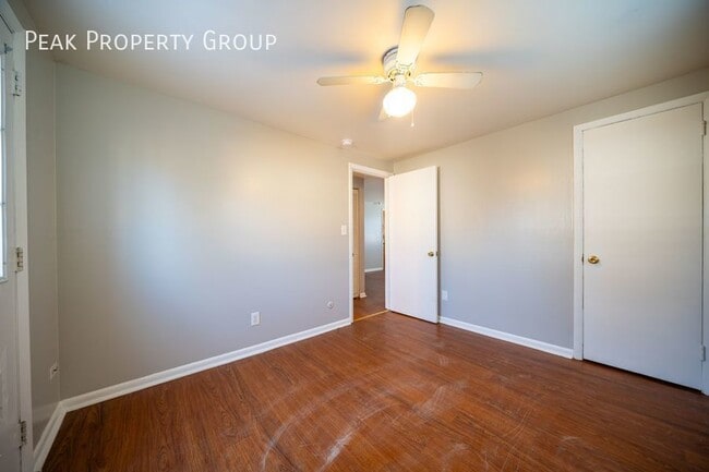 Building Photo - 472 Elsmere St