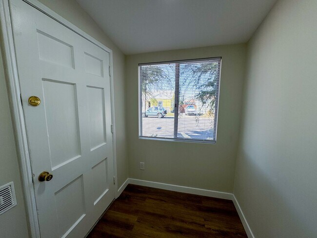 Building Photo - El Cerrito 3Bed/2Ba Private Yard, off-street parking Just renovated