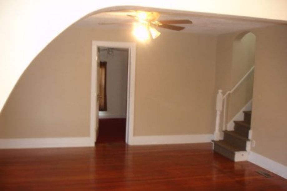 Building Photo - 640 Logan Ln