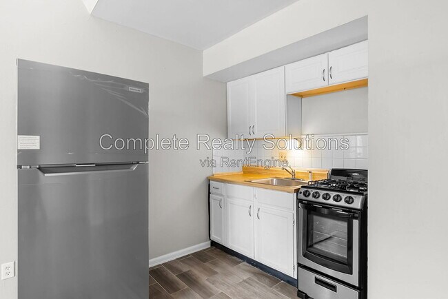 Building Photo - 2323 Woodson Rd