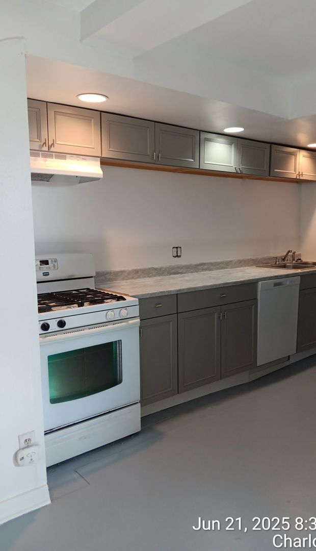 Building Photo - 619 Cabell Ave