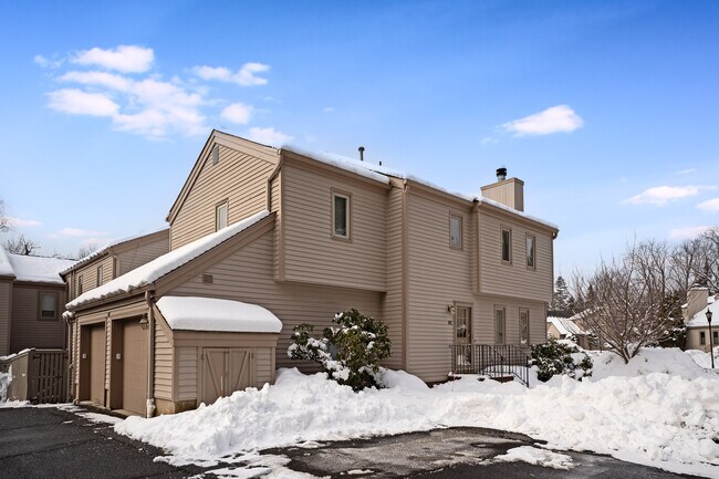 Building Photo - 8 Somerset Hills Village