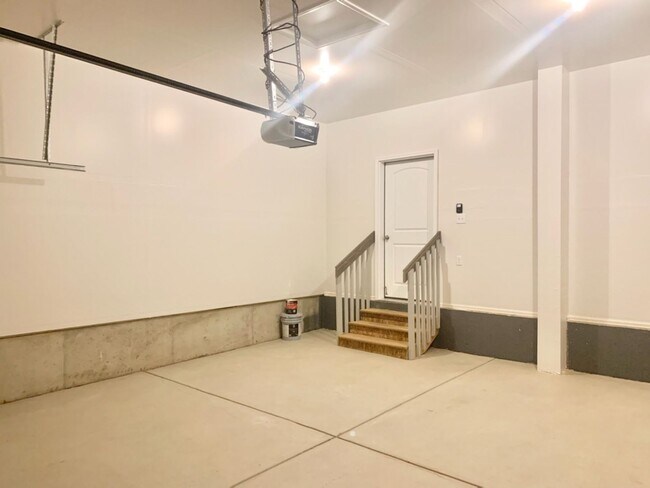 Building Photo - 5551 W 29th St