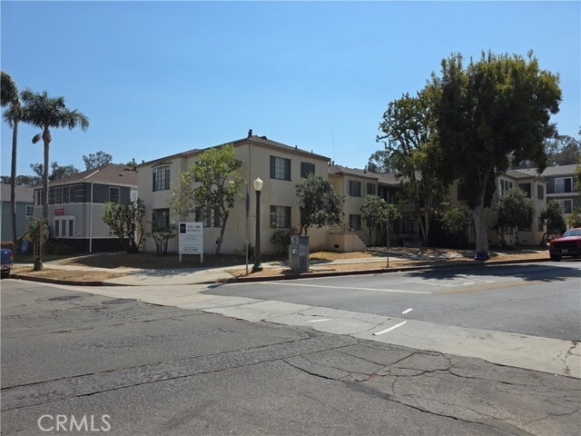 Building Photo - 575 Levering Ave