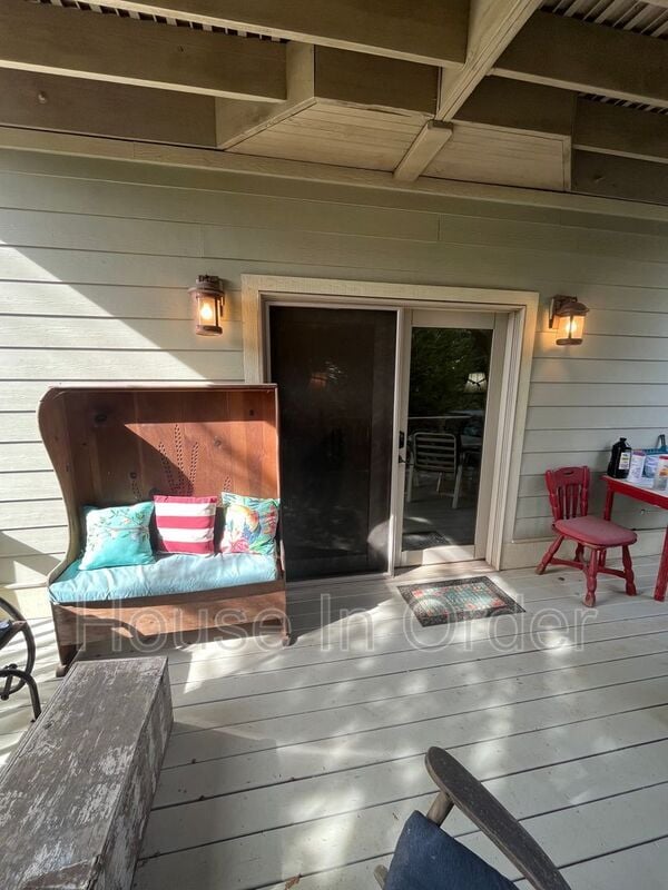 Building Photo - 5 Williamette Cir