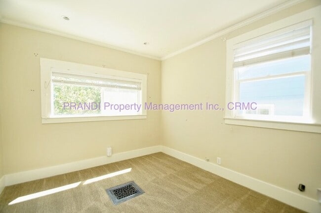 Building Photo - 317 Montecito Dr