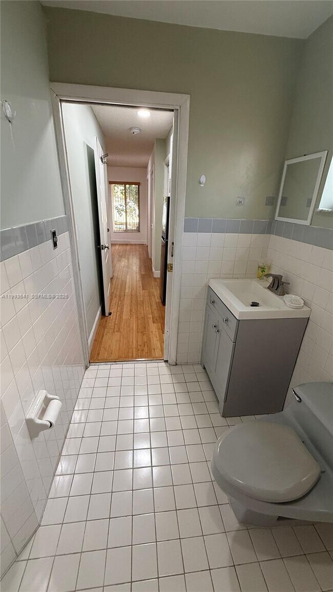 Building Photo - 4540 SW 133rd Ave