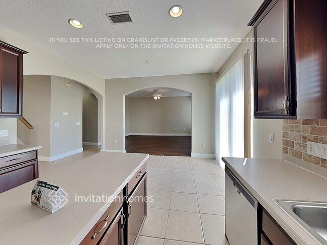 Building Photo - 8809 Cameron Crest Dr