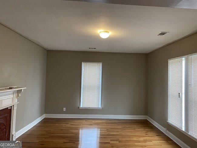 Building Photo - 23 E New St